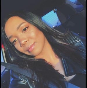 Meet your Posher, Marriepossia